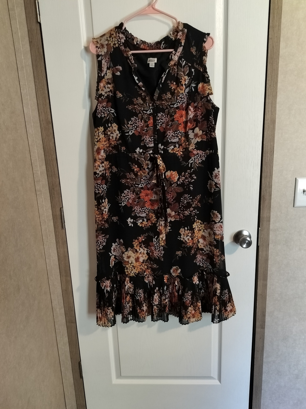 Sleeveless Black Floral Ruffle-Hem Dress
